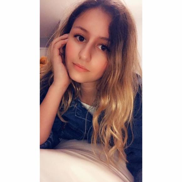 Meet your Posher, Mégane - Picture 1 of 1